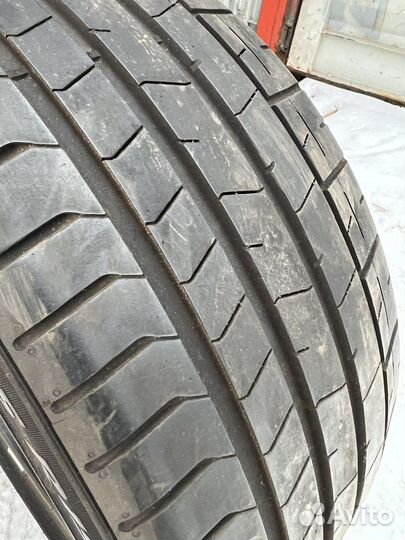 Pirelli P Zero PZ4 235/35 R19