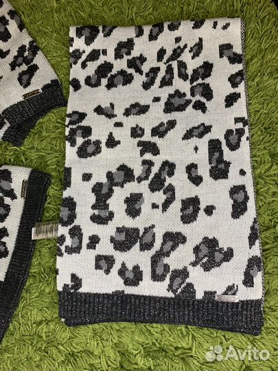 Комплект (шапка, шарф и перчатки) Calvin Klein