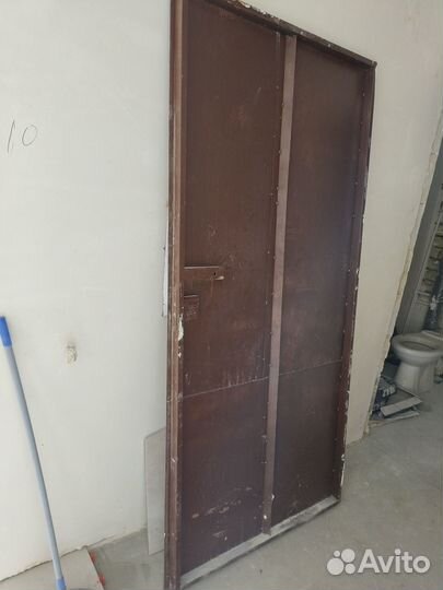 Дверь металлическая