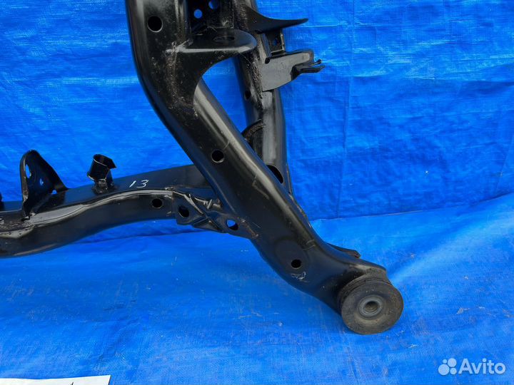 Подрамник задний Touareg Audi Q7 Cayenne