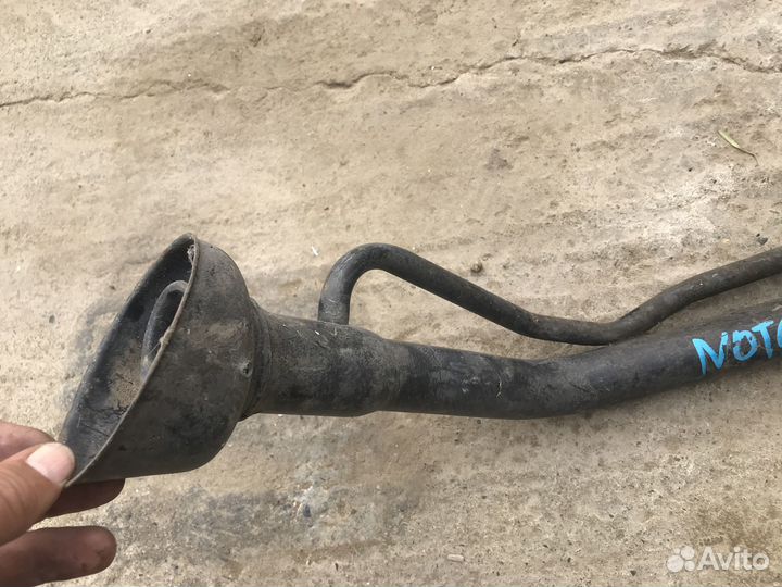 Nissan Note E11 Заливная горловина бака б/у