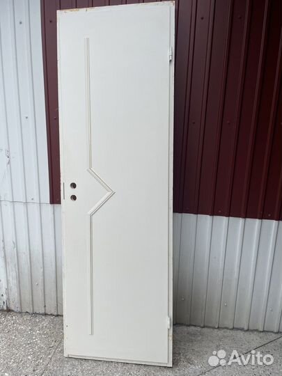 Дверь деревянная с коробкой