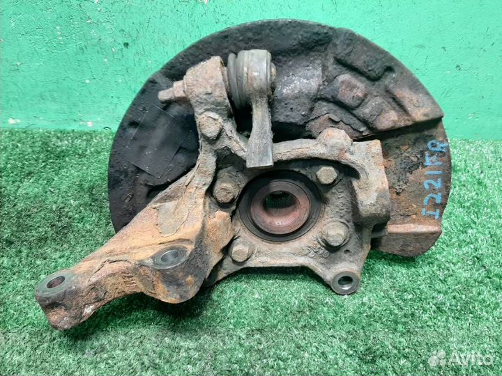 Кулак передний правый Volvo XC90 2006