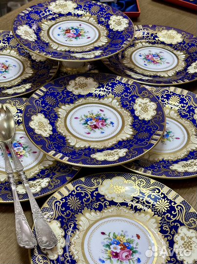 Антикварные тарелки и блюдо Crown Staffordshire