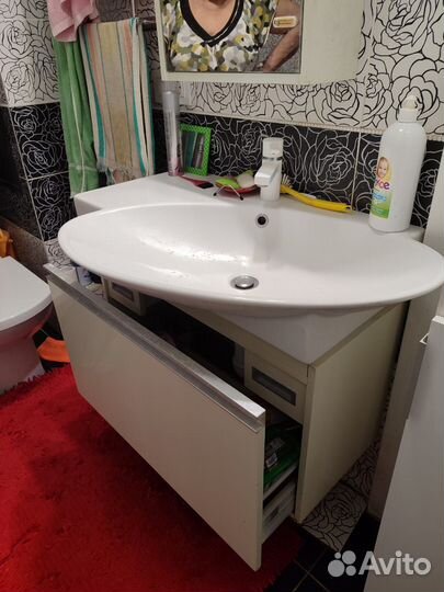 Раковина в ванную с подвесной тумбой