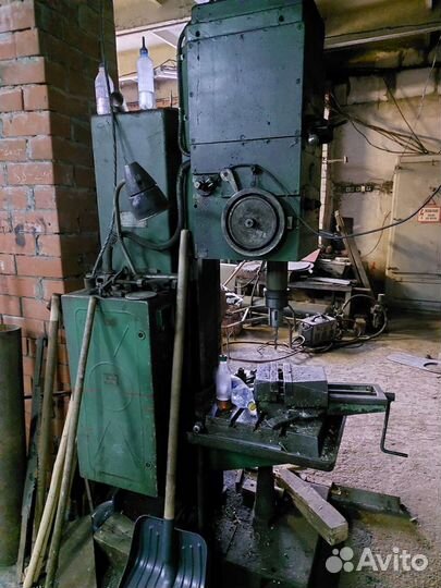 Токарный станок 16к20 рабочий.подключен со сверлам
