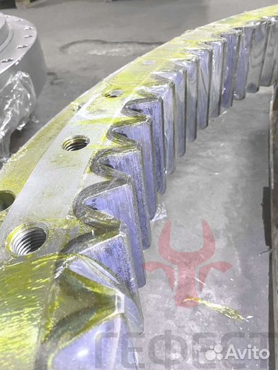 Опорно-поворотный круг PC400LC-7 208-25-61100