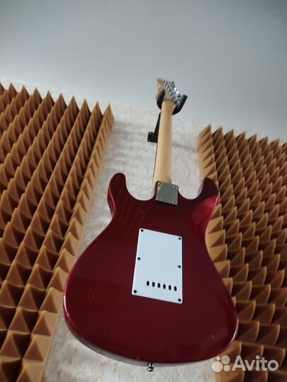 Редкая электрогитара Caliber /обмен