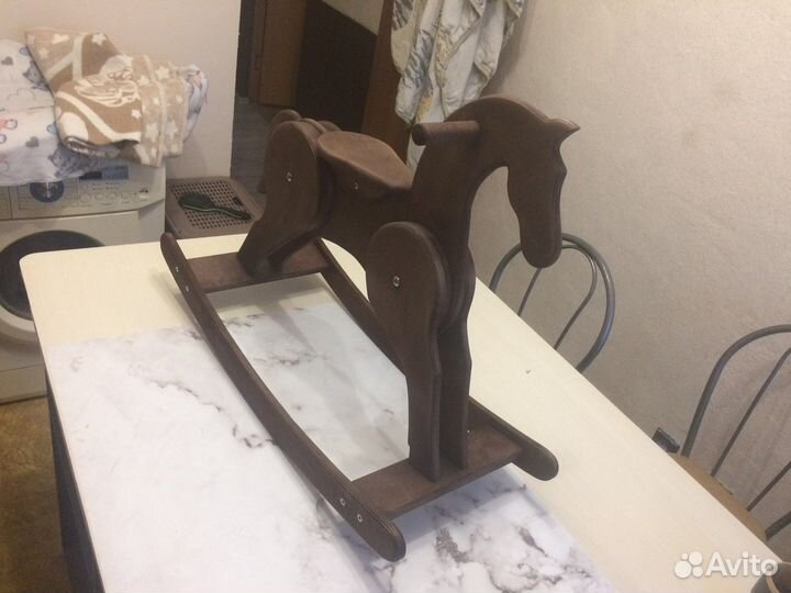 Лошадь качалка