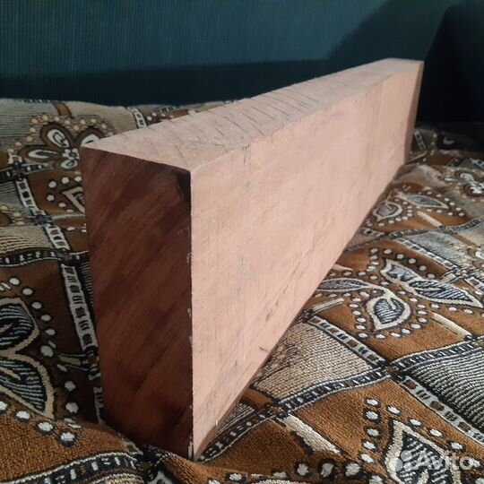 Музыкальное дерево для гитар