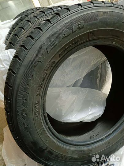 Goodyear Eagle NCT5 215/60 R16