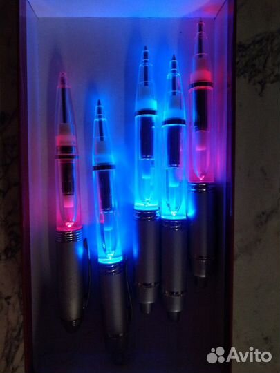 Шариковая ручка с подсветкой