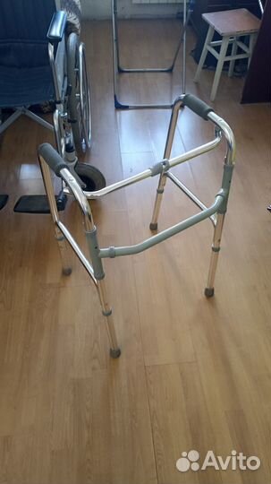 Инвалидные ходунки