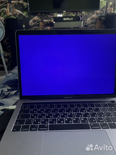 Macbook pro 13 2017 touch bar,retina,16/512