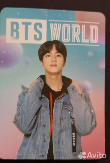 Офиц. карточка Джина BTS World с бейджем