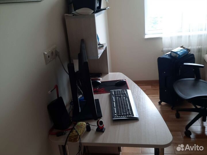 Компьютерный стол