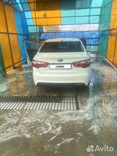 Kia Rio 1.4 AT, 2015, 371 458 км