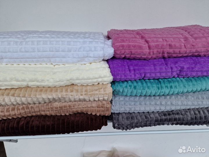 Тёплые пледы в ассортименте