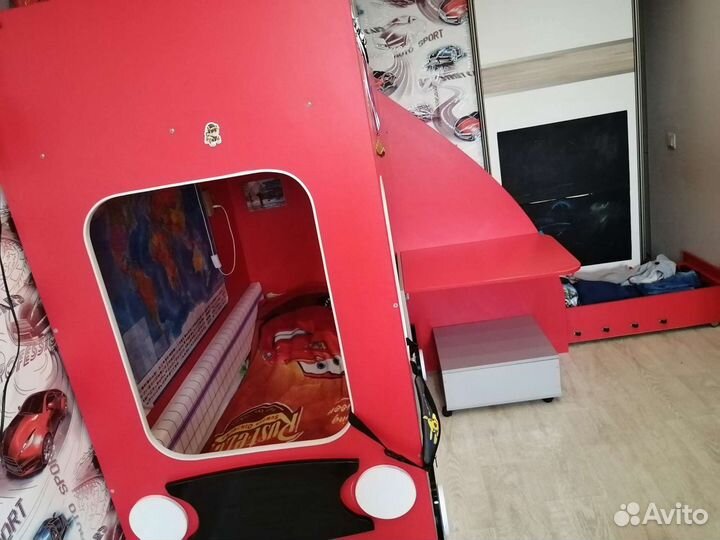 Двухъярусная кровать автобус