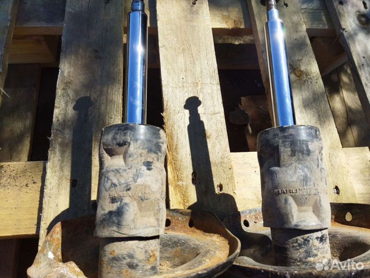 Стойки передние Форестер SJ