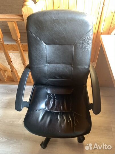 Письменный стол с креслом