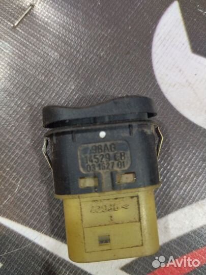 Кнопка стеклоподъемника Ford Focus 1