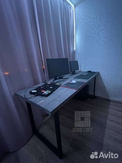 Компьютерный стол в стиле лофт