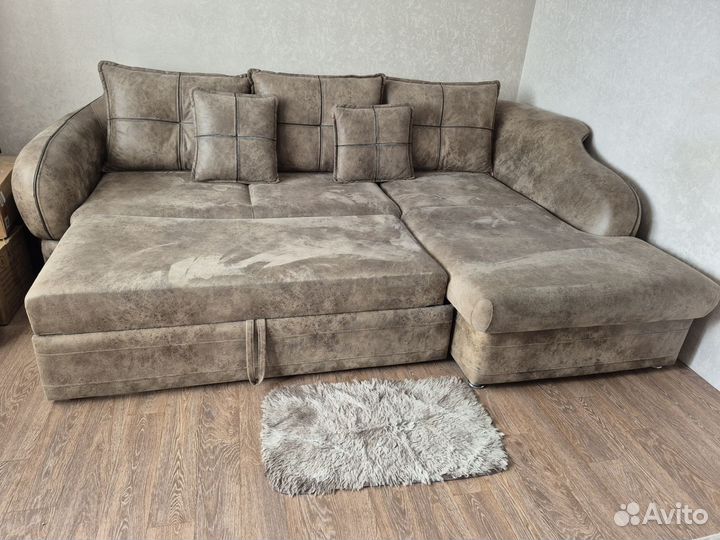 Большой угловой диван бу