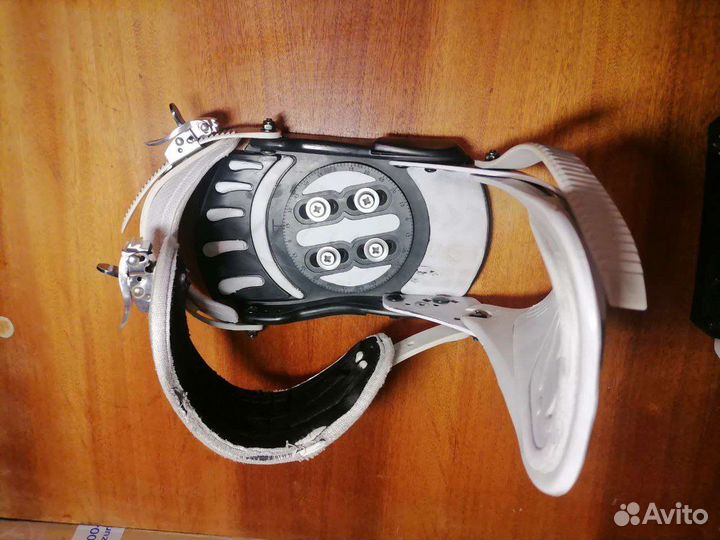 Крепления к сноуборду Technine