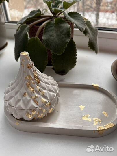 Поднос и шкатулка