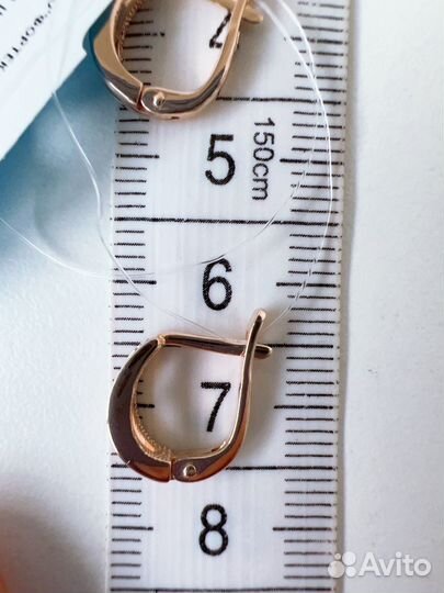 Золотые серьги с бриллиантами