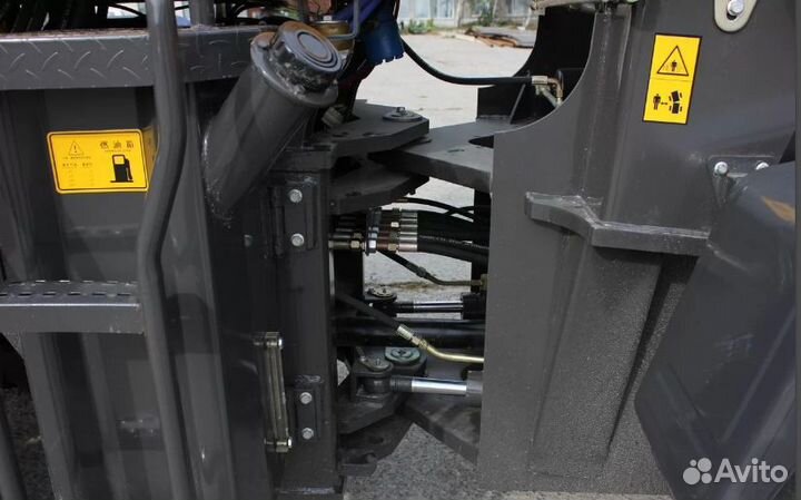 Фронтальный погрузчик Redstar ZL25, 2023