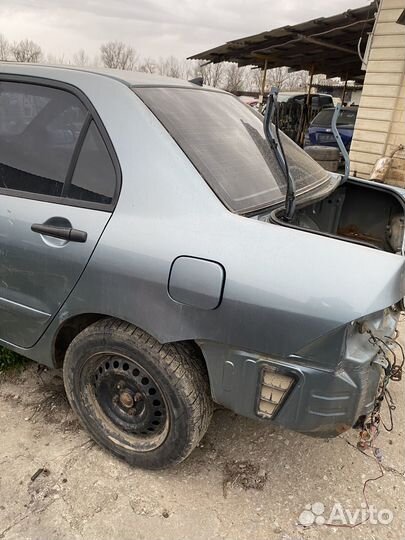 Задняя часть Mitsubishi Lancer 9