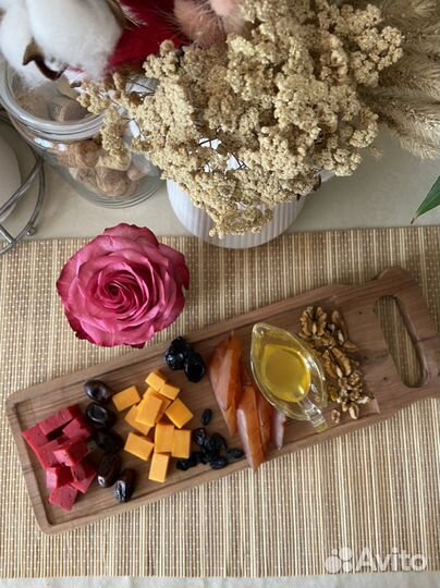 Доска кухонная разделочная для подачи закусок