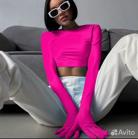 Кроп топ с перчатками