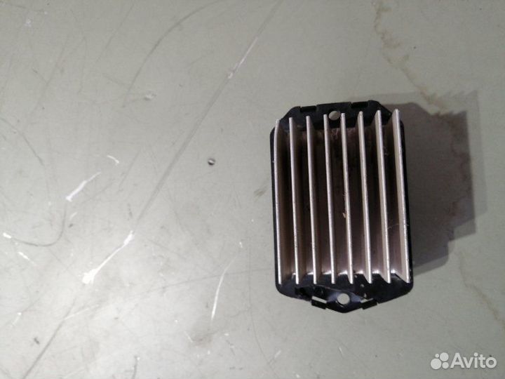 Резистор отопителя Mitsubishi Galant