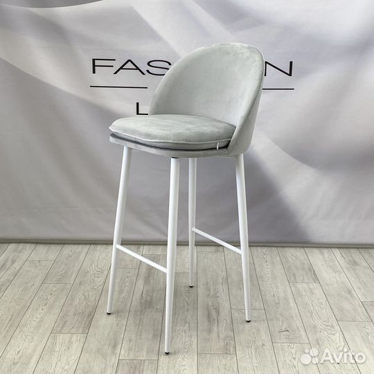 Барные стулья на ножках