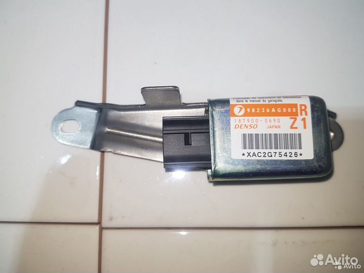 Датчик удара задний правый Subaru Legacy B13 03-09