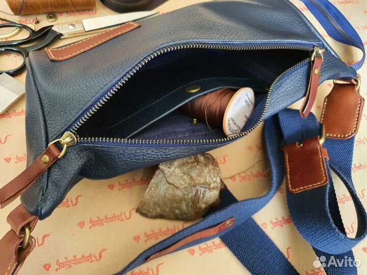 Сумка на пояс, через плечо Бананка, кожаная