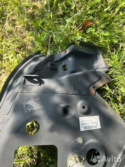 Кронштейн заднего усилителя правый Инфинити QX70