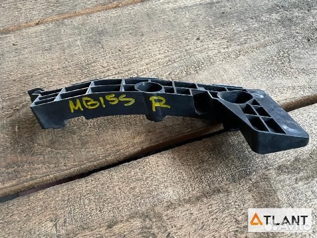 Крепление бампера правая suzuki solio