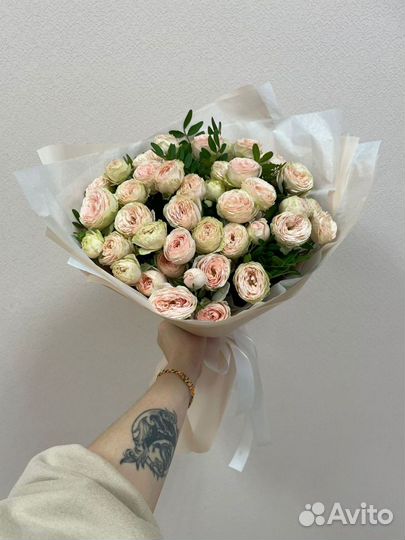 Букет цветов из кустовой розы