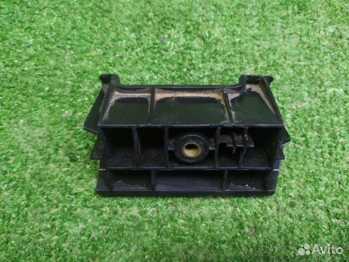 Кронштейн Skoda Octavia A5 2004 - 2013