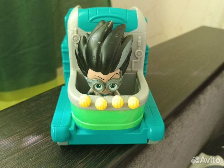 Герои в масках фигурки