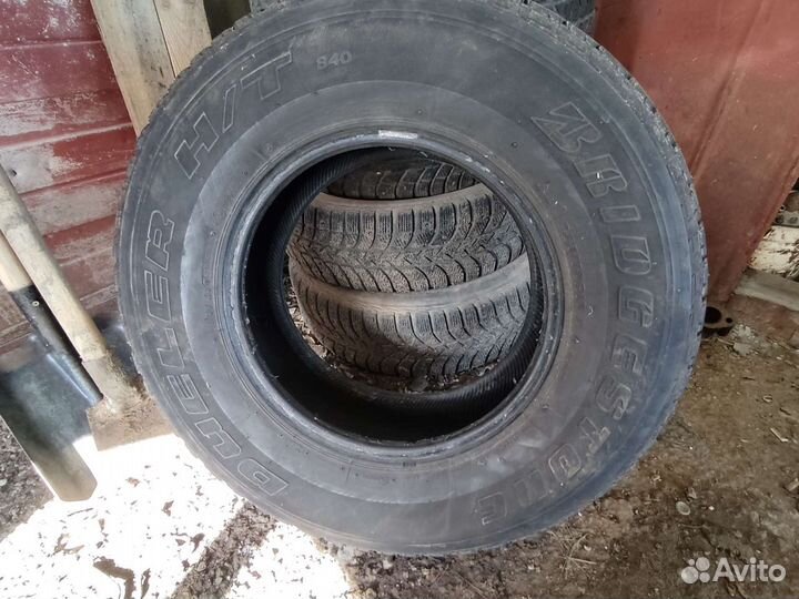 Bridgestone Dueler H/T 255/70 R15