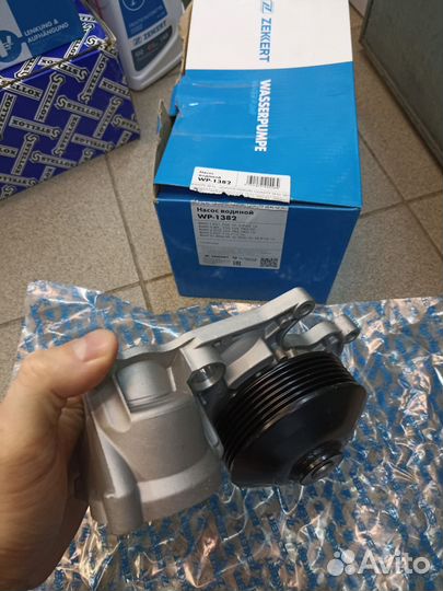 Помпа водяная BMW 3 E90, X1, X5 (N47 D20/ B47 D20)