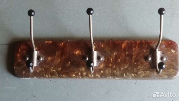 Вешалка для одежды настенная