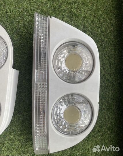 Фонари Nissan Skyline R33 белые