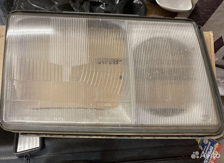 Стекло фары mercedes 124