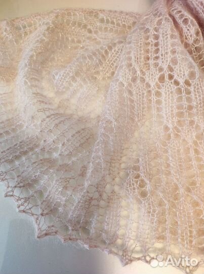 Палантин паутинка пудровый ажурный шарф мохер
